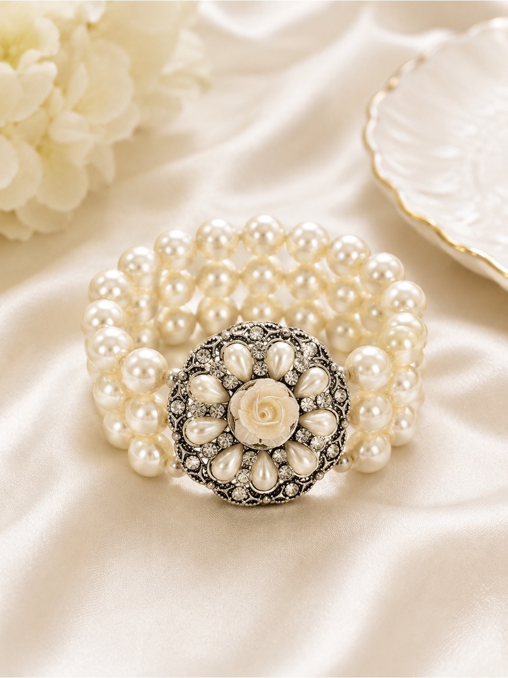 Vintage Pearl Stretch Bracelet with Floral Rhinestone Medallion